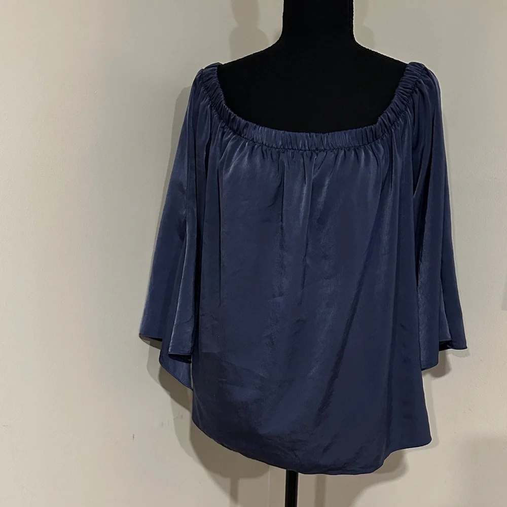 *SOPRANO* Midnight Blue Off-The-Shoulder Flowy Blouse Size Large - Picture 2 of 7